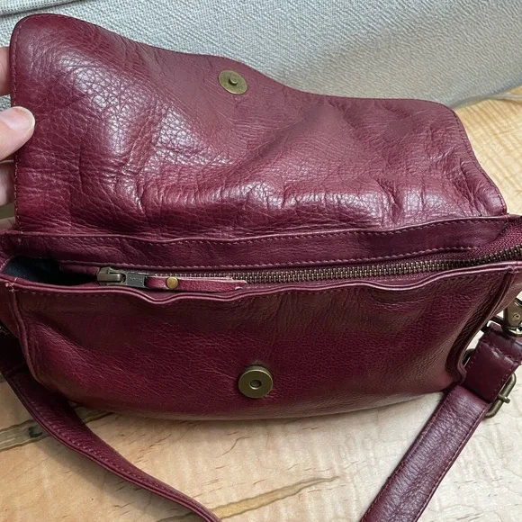 Gently used Wanderers LeatherTravel Co. Small Crossbody Bag. - Picture 2 of 7